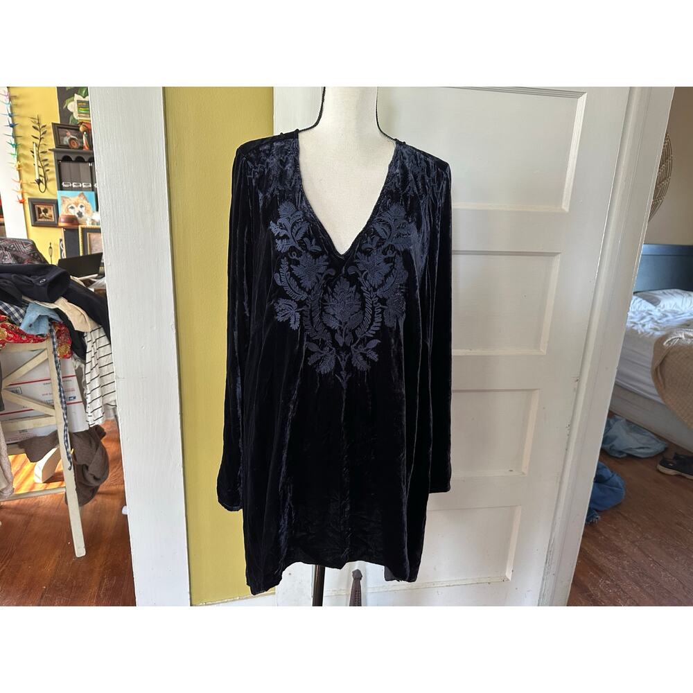 Johnny Was Los Angeles Holland Embroidered Tunic In Navy Blue Velvet 1X